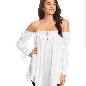 3/$15 🙌🏼  Semi Sheer Long Sleeve Shoulder Top